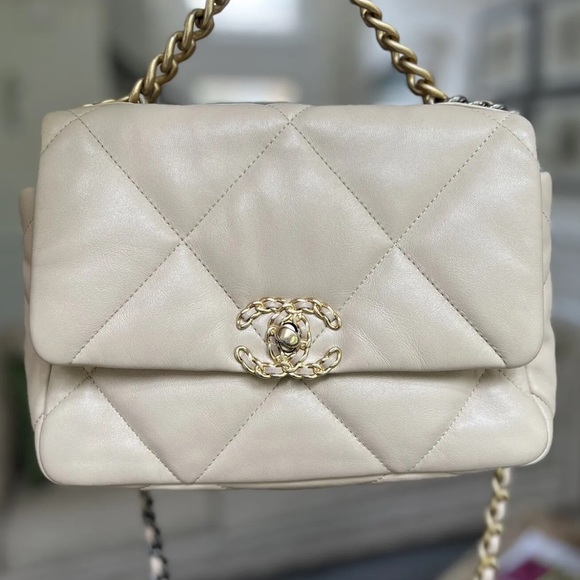 CHANEL Handbags - Chanel 19